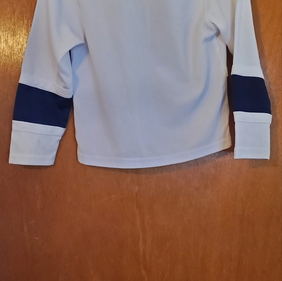 Toronto Maple Leaf Hockey Shirt, Kid's size 6x - Picture 2 of 6